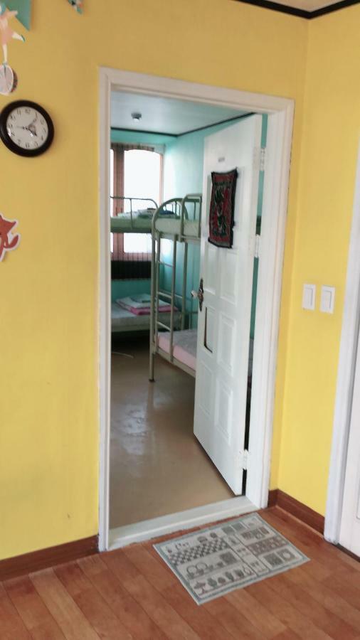 Uncle'S Guesthouse-Domestic Not Allowed Busan Esterno foto